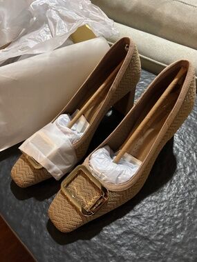 Classic Tan Women’s Block Heel Pumps with Gold Buckle